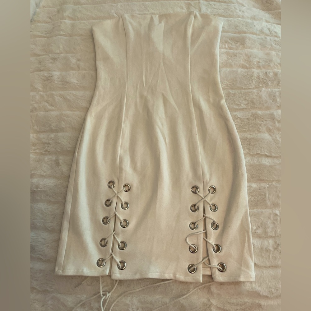 Beautiful dress!